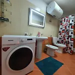 2 * تيرانا